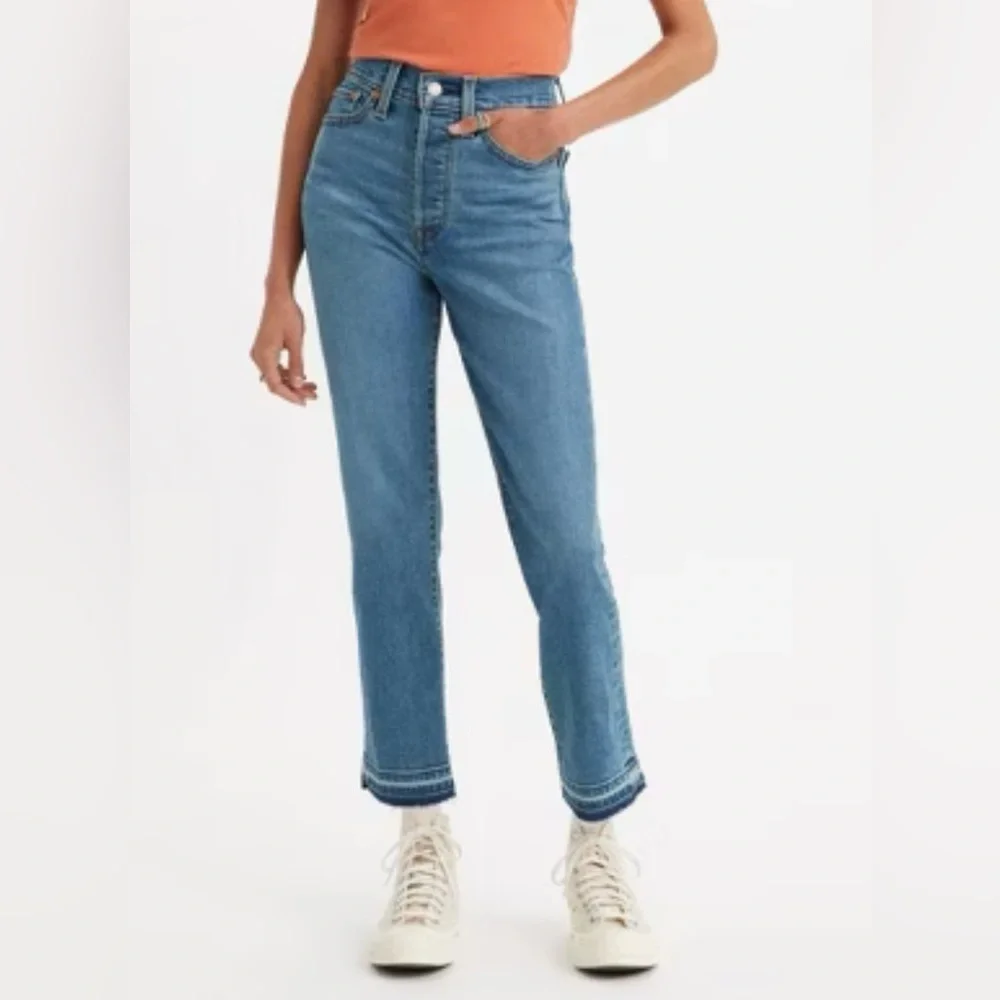 Levi's Women's High-Rise Wedgie
Straight Cropped Jeans-25x28 - Picture 6 of 6